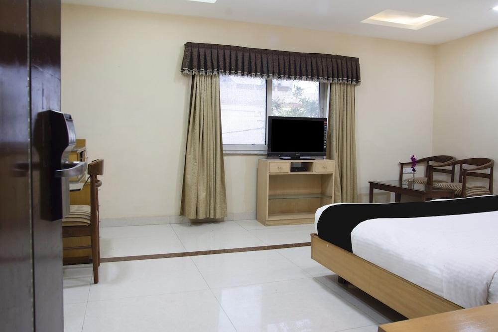 Collection O 2521 Hotel The Vinayak Гвалиор Экстерьер фото